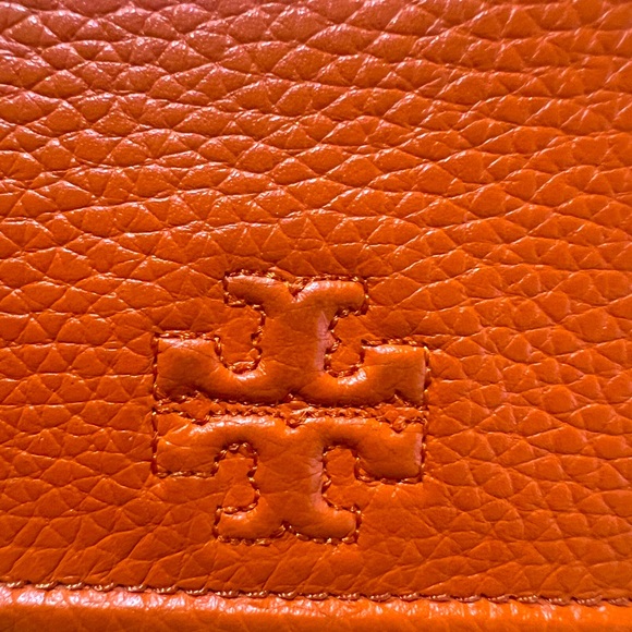 Tory Burch Thea tri fold wallet ORANGE JUICE - Picture 7 of 8